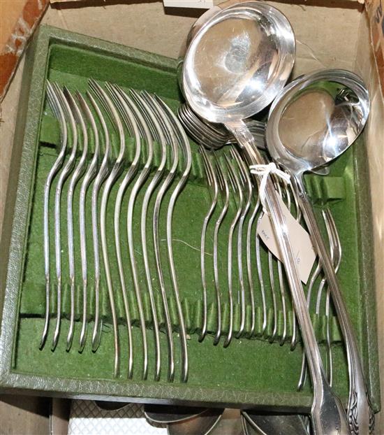 Mixed Continental flatware, Wiskemann, etc in black 3-drawer canteen & a quantity of similar loose flatware